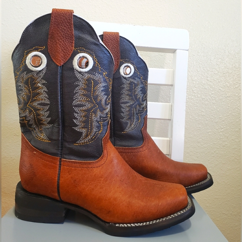 Cowgirl Boots Leather Made in Mexico Size 7 Brown Color